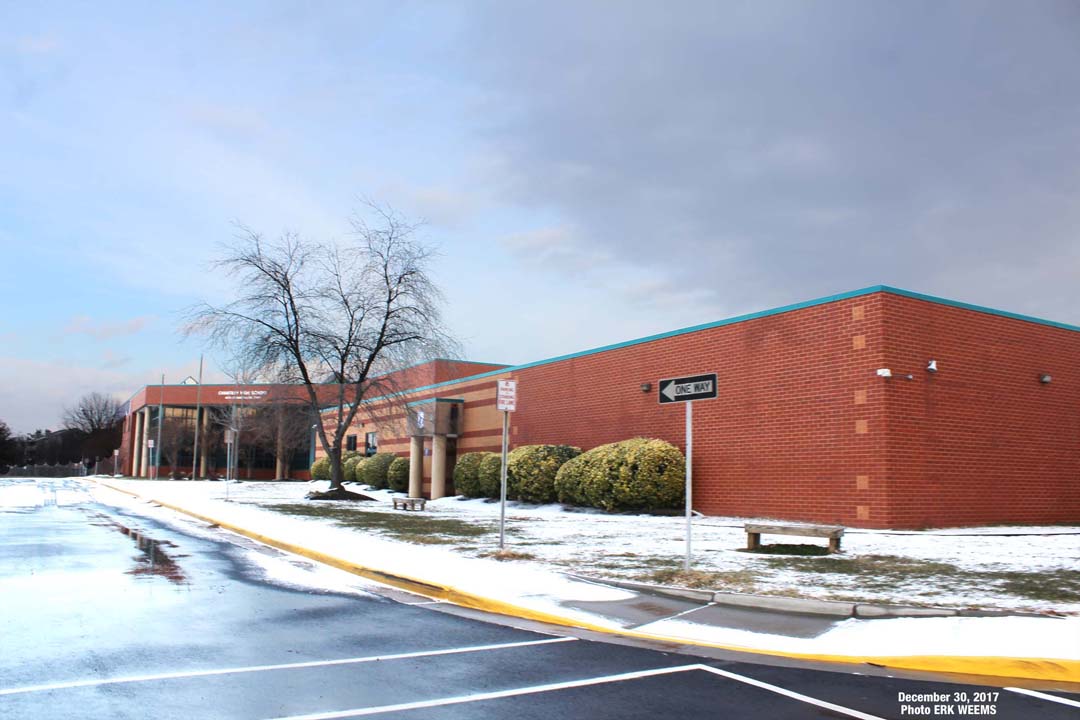 Snow around the Chantilly High School December 2017